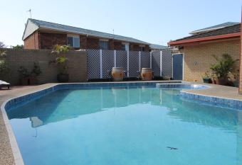 Toreador Motel allows 18 year olds to book a room