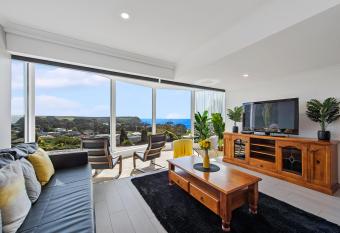 Views Forever - Devonport has Balcony rooms