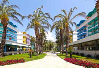 Crystal Paraiso Verde Resort & Spa - Ultimate All Inclusive has Balcony rooms