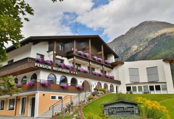 Pension Neururer has Balcony rooms