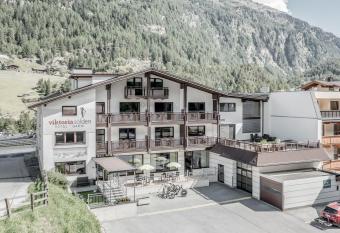 Viktoria S  lden has Balcony rooms