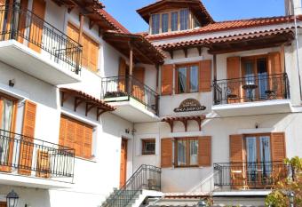 Xenonas  has Balcony rooms