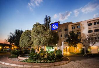 Garden Court Eastgate has Smoking rooms