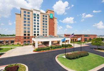 Embassy Suites by Hilton Norman Hotel & Conference Center has Smoking rooms