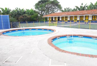 Finca Hotel La Cuyabrita has Smoking rooms