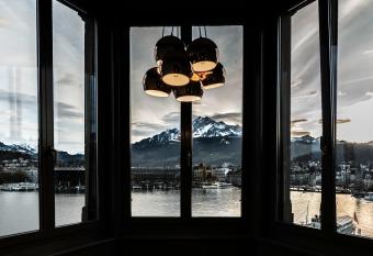 Lucerne Lake View Apartments has Balcony rooms