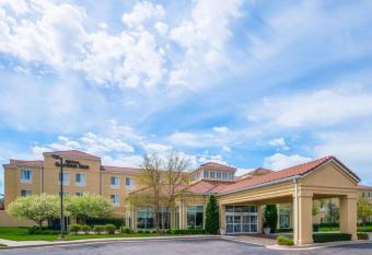 Hilton Garden Inn Wichita allows 18 year olds to book a room