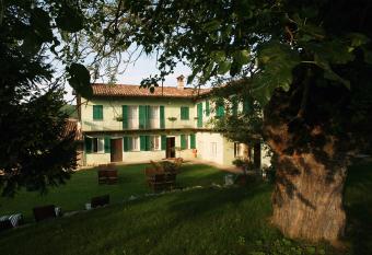 C   San Ponzio country house & SPA allows 18 year olds to book a room