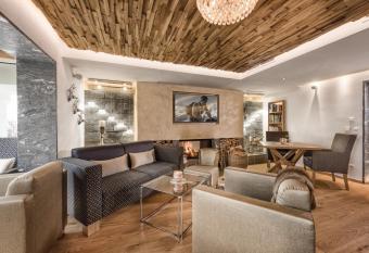 Alpines Lifestyle Hotel Tannenhof has Balcony rooms