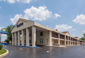 Days Inn by Wyndham Wilmington/Brandywine has Smoking rooms