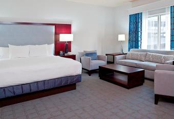 Hilton Scranton & Conference Center has rooms with a private hot tub