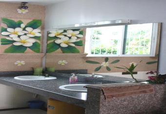 Cha Am Perfect has Balcony rooms