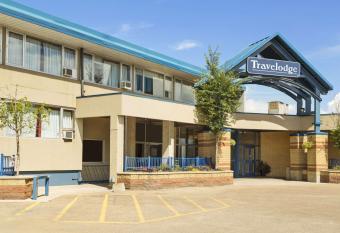 Travelodge by Wyndham Edmonton East has Smoking rooms