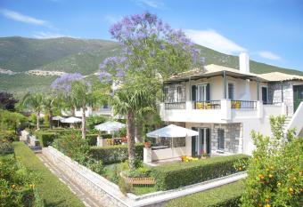 Sunny Garden Apartments has Balcony rooms