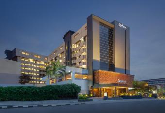 Radisson Medan allows 18 year olds to book a room