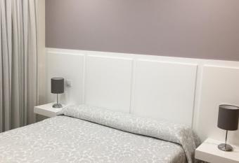 Hostal Infantes allows 18 year olds to book a room