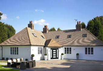 Windfalls Boutique Hotel allows 18 year olds to book a room