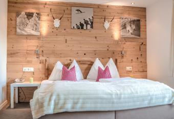 Hotel Unterbrunn Apartments & G  stehaus has Balcony rooms