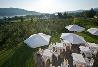 St. Oswalderhof allows 18 year olds to book a room