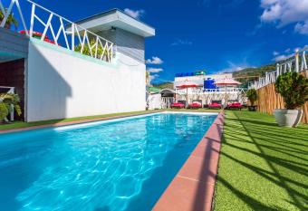 PJ Patong Resortel has Balcony rooms