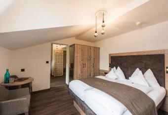 MOUNTAIN & GOURMET Hotel Sonnleiten has Balcony rooms