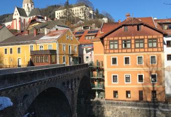 Apartment zur Br  cke has Balcony rooms