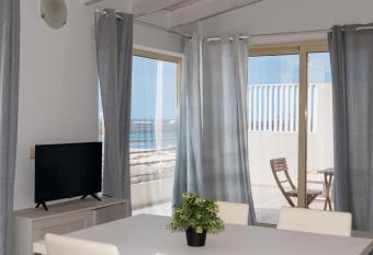 Ca Marta allows 18 year olds to book a room