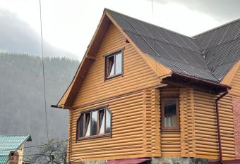 Cottage u Romana has Balcony rooms