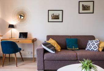 Le Criollo has Balcony rooms