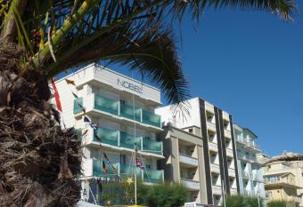 Hotel Nobel has Balcony rooms