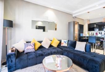 Luxurious&Elegant flat has Balcony rooms