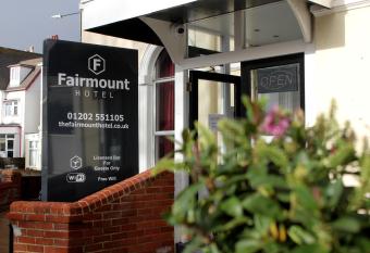 Fairmount Hotel allows 18 year olds to book a room
