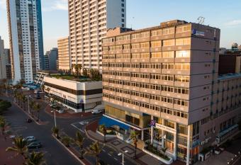 Gooderson Tropicana Hotel allows 18 year olds to book a room