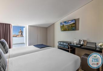 Hotel Moon & Sun Braga allows 18 year olds to book a room