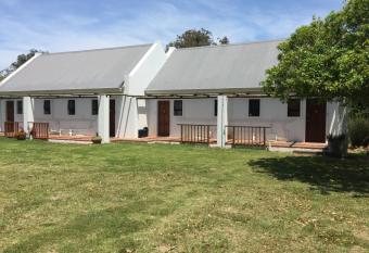 Blue Skies Country House has Balcony rooms