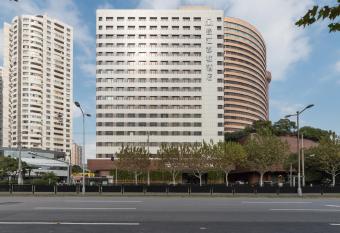 Jin Jiang Metropolo Hua Ting Guest House allows 18 year olds to book a room