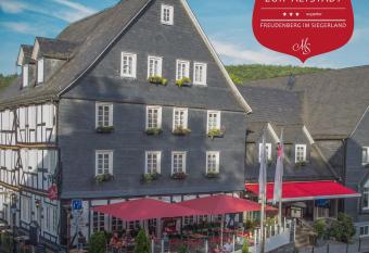 Hotel zur Altstadt allows 18 year olds to book a room