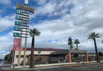 Red Roof Inn Tucson Downtown - University allows 18 year olds to book a room