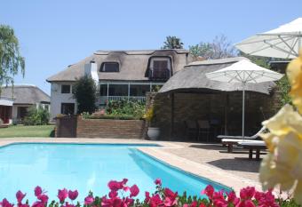 Acara Guest Cottages has Balcony rooms