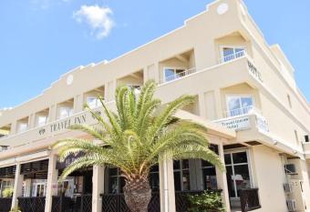 Travel Inn Hotel Simpson Bay allows 18 year olds to book a room