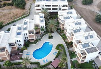 Mazotos Hills 3 has Balcony rooms