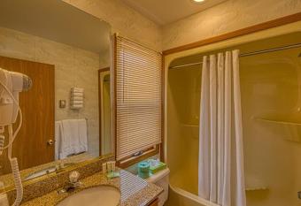 Sea Spray Motel has Balcony rooms