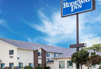 Rodeway Inn allows 18 year olds to book a room