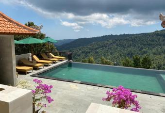 Munduk Sari Resort has Balcony rooms