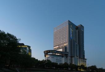 Radisson Blu Hotel Sandton, Johannesburg allows 18 year olds to book a room