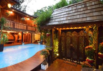 Baan Habeebee Resort has Balcony rooms