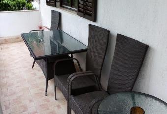 Filipo Apartments has Smoking/Balcony rooms