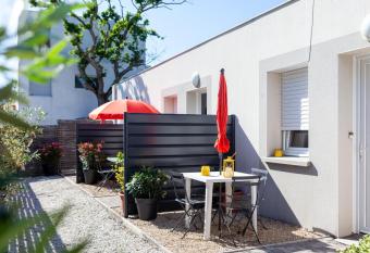 La R  sidence Salamandre id  al couples & familles grands studios    Saint-Marc-sur-mer    500m des plages proche de La Baule allows 18 year olds to book a room