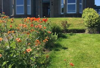 Dupplin152 bed and breakfast allows 18 year olds to book a room