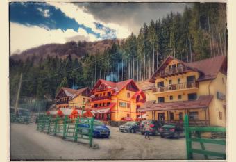 Pensiunea Valea Cascadelor has Balcony rooms